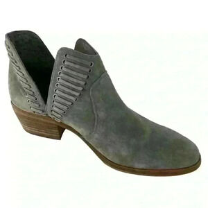 Vince Camuto Gray Slip On Ankle Bootie Sz. 8W/38.5